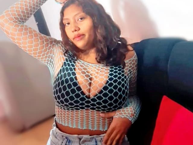 WebCAM of Camila_Morena