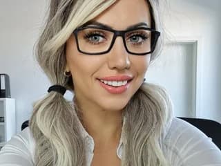 Bad_babe_X WebCAM 