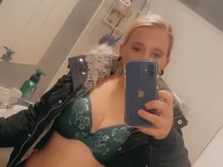 Blondebeauty19 WebCAM 