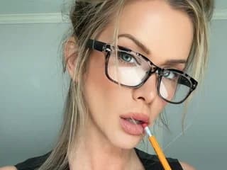 WebCAM of DivorcedTexasMILF