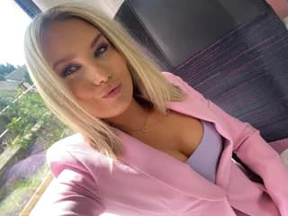 WebCAM von HotBlondeLara_xo