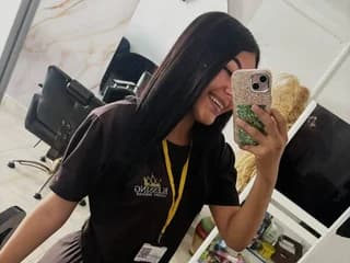 WebCAM of LeslyBloom