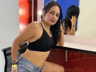 Sasha_Millf WebCAM 
