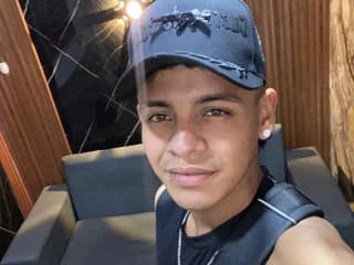 leo_hot21 WebCAM 