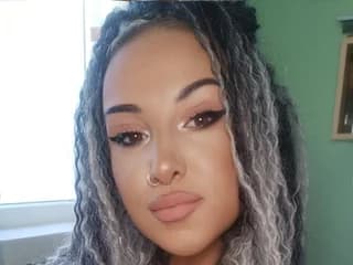 WebCAM of sierra_quinn