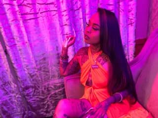 WebCAM of yafavoriteLIPZ